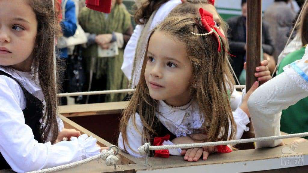 Veja as fotos do desfile das Famílias 2016