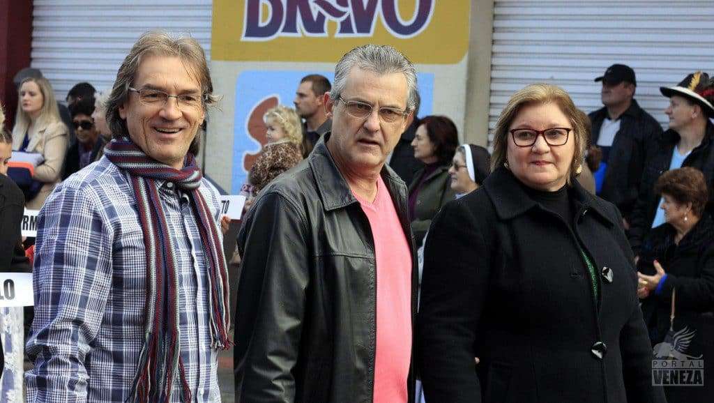 Veja as fotos do desfile das Famílias 2016