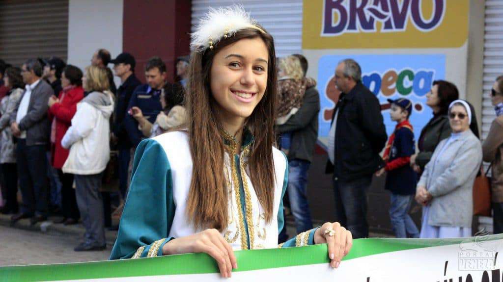 Veja as fotos do desfile das Famílias 2016
