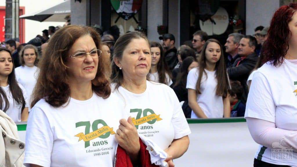 Veja as fotos do desfile das Famílias 2016