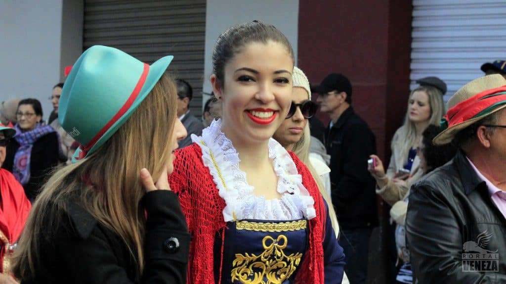 Veja as fotos do desfile das Famílias 2016