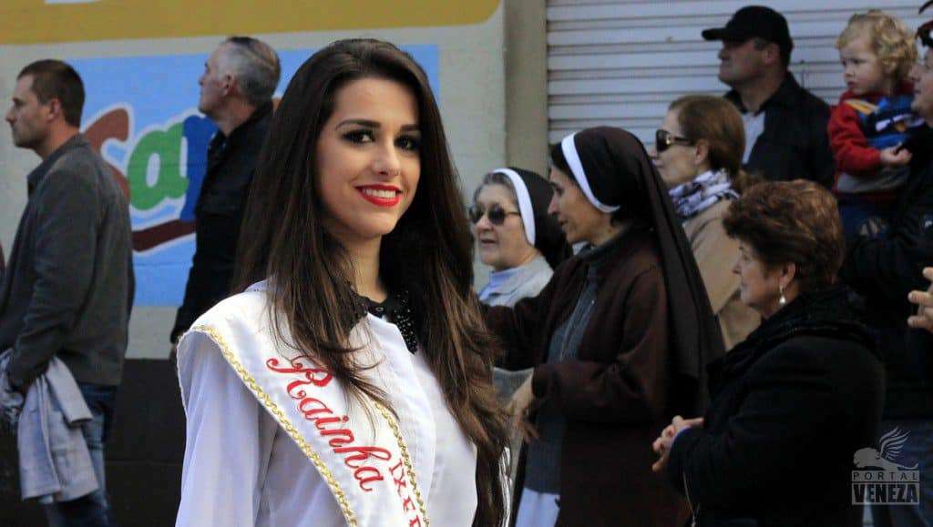 Veja as fotos do desfile das Famílias 2016