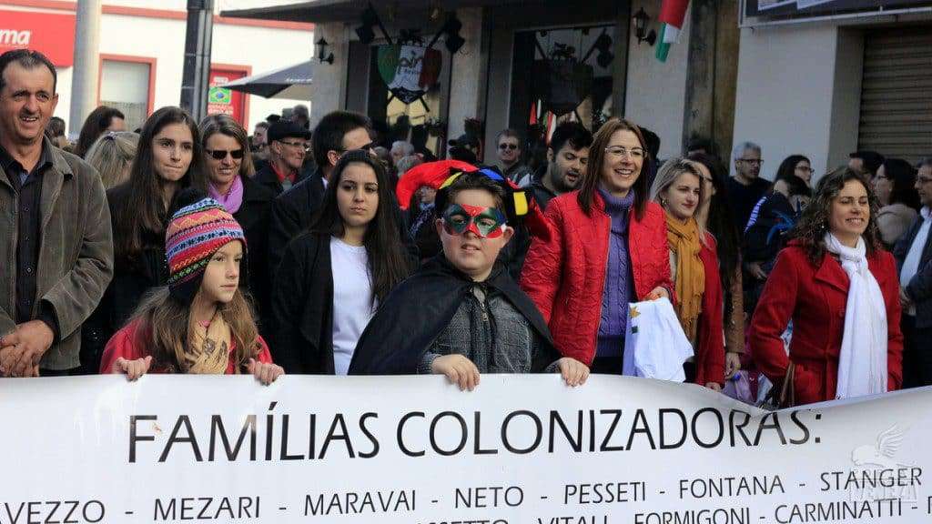 Veja as fotos do desfile das Famílias 2016
