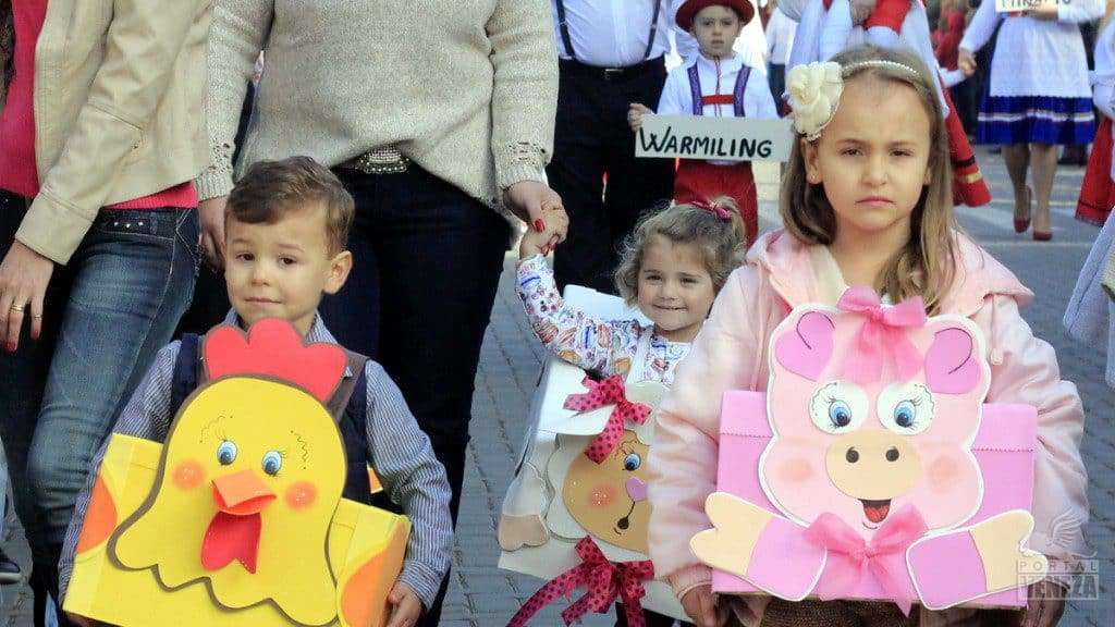 Veja as fotos do desfile das Famílias 2016