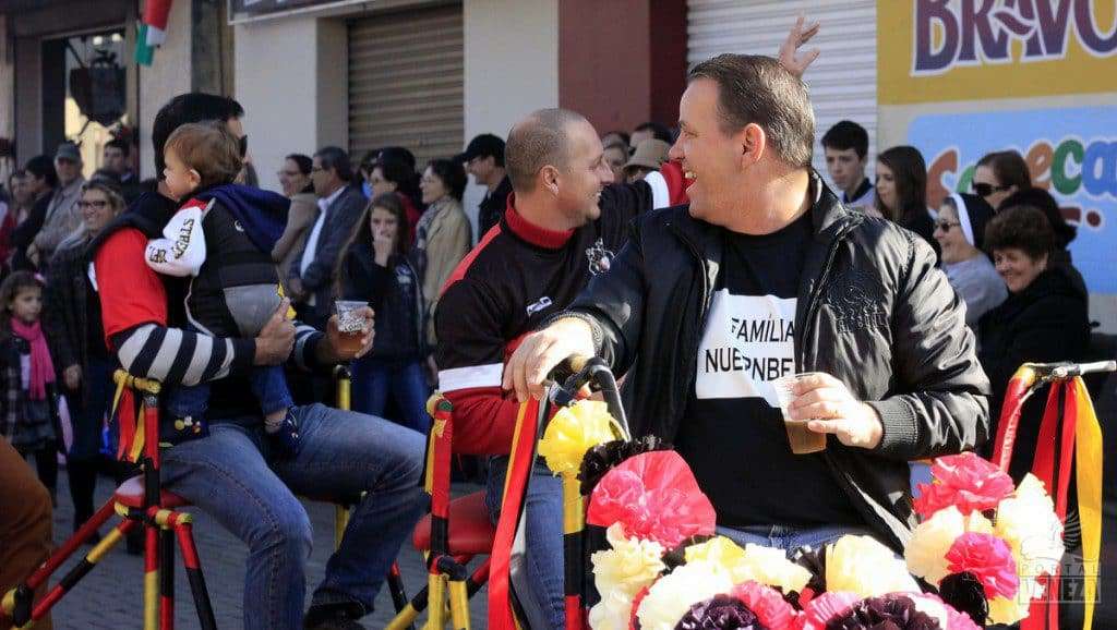 Veja as fotos do desfile das Famílias 2016