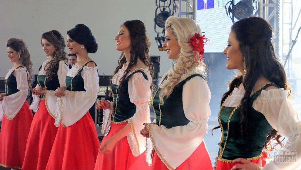 Conheça a Rainha e Princesas da Festa da Gastronomia 2017