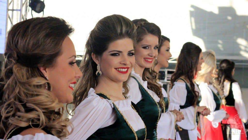 Conheça a Rainha e Princesas da Festa da Gastronomia 2017