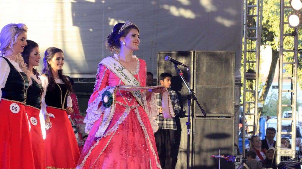 Conheça a Rainha e Princesas da Festa da Gastronomia 2017