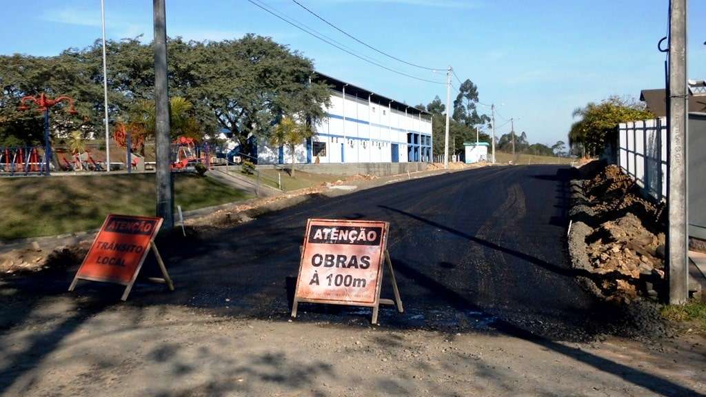 A AENOVE comemorou um ano de existência com um talk show com Hugo Olivo e convidados 4 Depois de longos anos de espera foi asfaltada pela prefeitura a rua ao lado do estádio da Montanha em Caravaggio, mais conhecida como a rua do “Benício” Spillere.