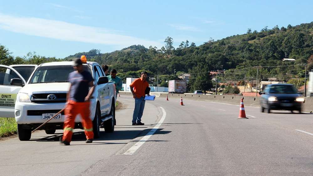 Velocidade é reduzida sobre ponte do Rio Tubarão, por obras na BR-101 6 Velocidade é reduzida sobre ponte do Rio Tubarão, por obras na BR-101
