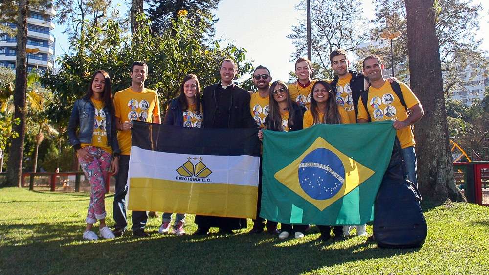 Padre e doze jovens da Diocese de Criciúma viajam para participar da Jornada Mundial da Juventude 10 Padre e doze jovens da Diocese de Criciúma viajam para participar da Jornada Mundial da Juventude