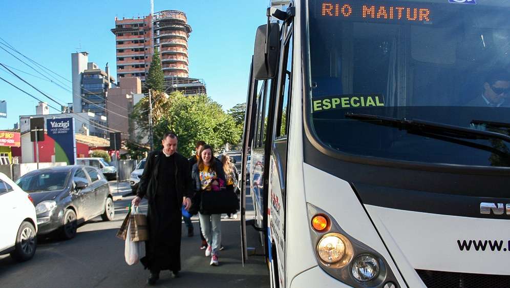 Padre e doze jovens da Diocese de Criciúma viajam para participar da Jornada Mundial da Juventude 3 Padre e doze jovens da Diocese de Criciúma viajam para participar da Jornada Mundial da Juventude