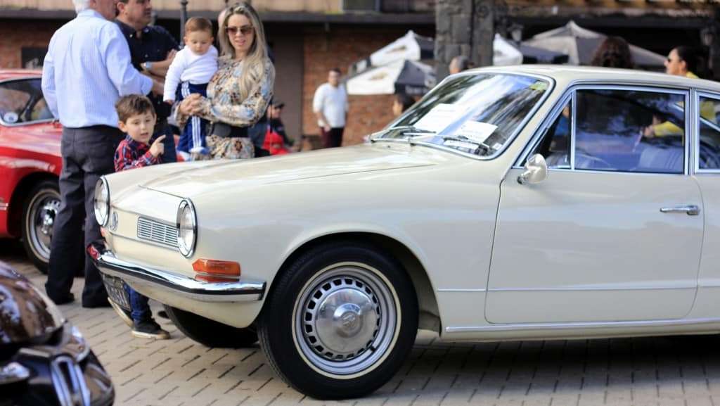 Exposição de carros antigos encanta público em Nova Veneza 3 Exposição de carros antigos encanta público em Nova Veneza
