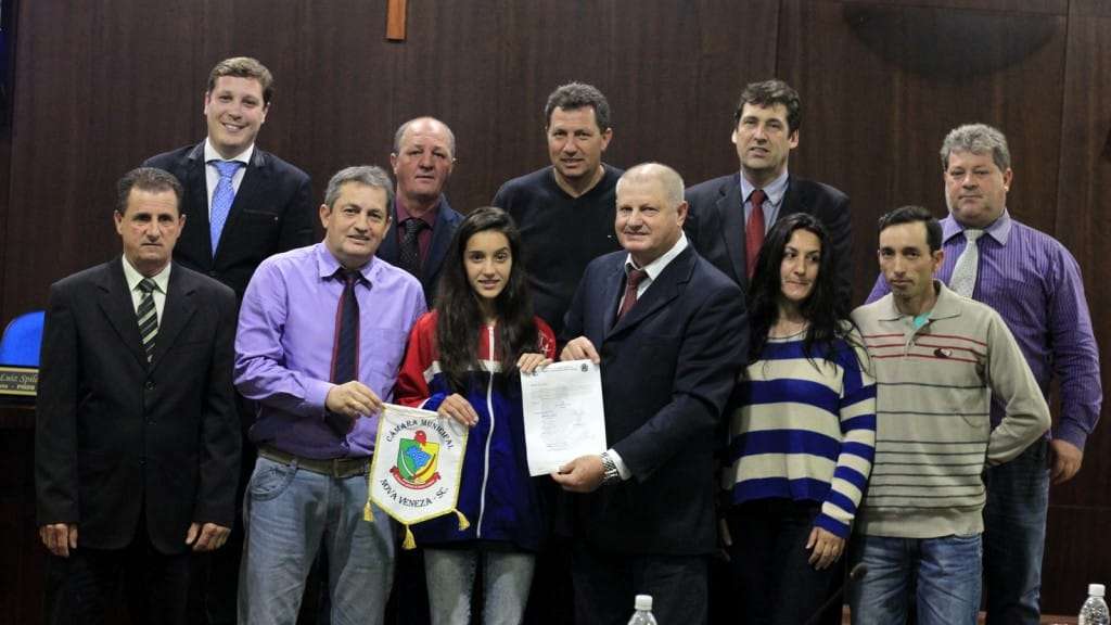 Atleta é homenageada na Câmara de Nova Veneza 1 Atleta é homenageada na Câmara de Nova Veneza