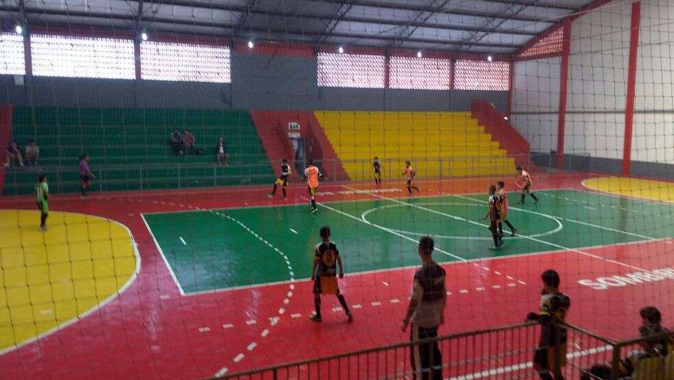 Equilíbrio nos jogos da primeira chave na disputa do Campeonato Regional Anjos do Futsal/Unesc 2 Equilíbrio nos jogos da primeira chave na disputa do Campeonato Regional Anjos do Futsal/Unesc