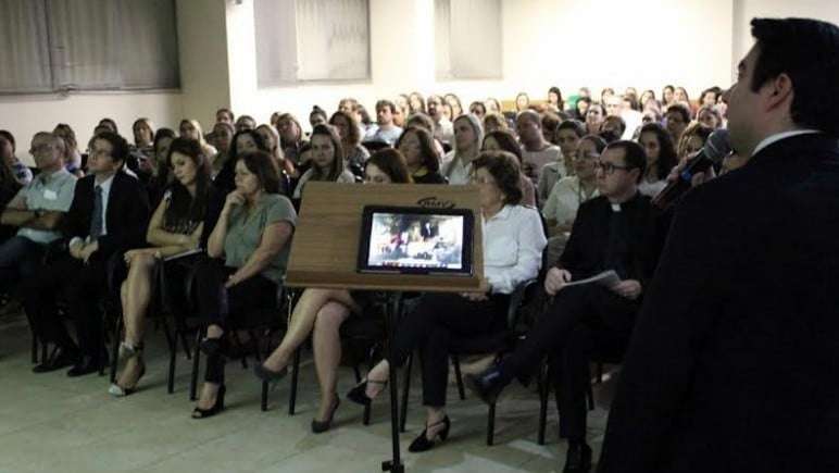 Morte é tema de palestra no teatro Elias Angeloni