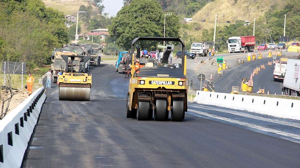 DNIT/SC aplica pavimento na ponte sobre o Rio Tubarão