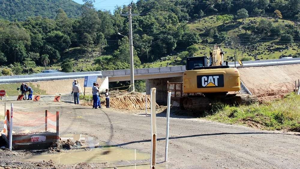 BR-101 será interrompida para a detonação de rochas, nesta quarta, 24 4 BR-101 será interrompida para a detonação de rochas, nesta quarta, 24