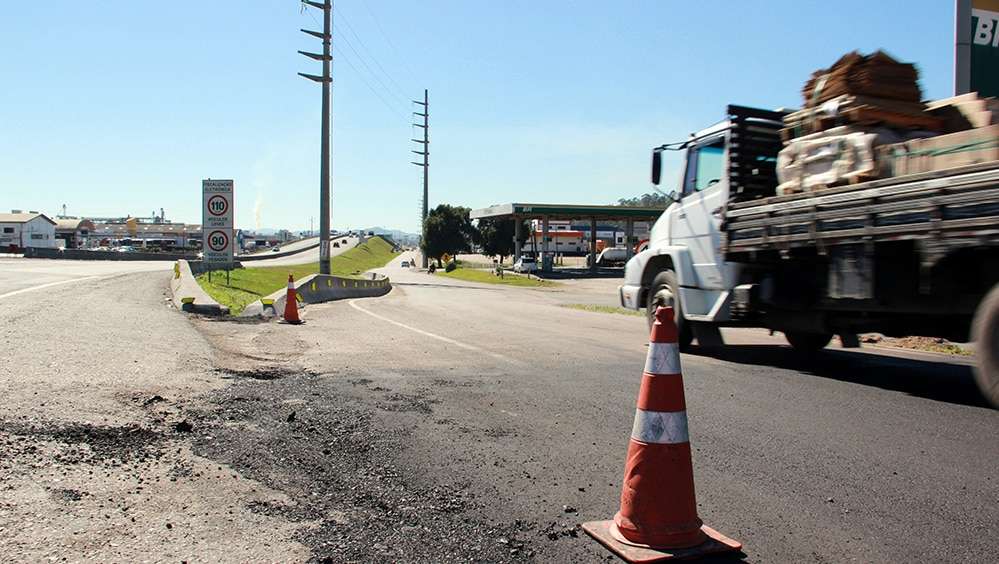 BR-101 será interrompida para a detonação de rochas, nesta quarta, 24 7 BR-101 será interrompida para a detonação de rochas, nesta quarta, 24