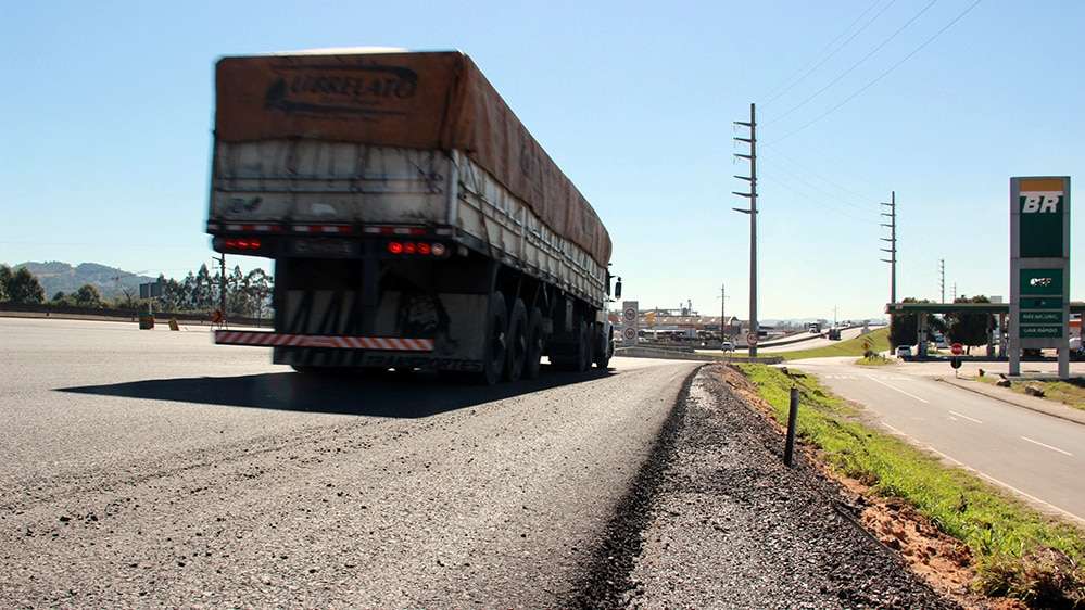 BR-101 será interrompida para a detonação de rochas, nesta quarta, 24 8 BR-101 será interrompida para a detonação de rochas, nesta quarta, 24