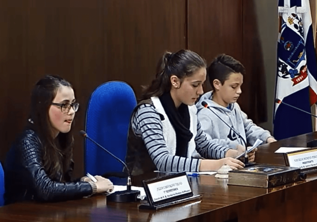 Seguem atividades dos vereadores mirins 1 Seguem atividades dos vereadores mirins