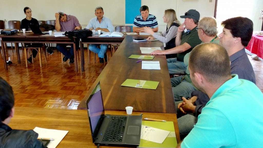 Outorga de água para irrigação em debate no Comitê do Rio Araranguá 1 Outorga de água para irrigação em debate no Comitê do Rio Araranguá