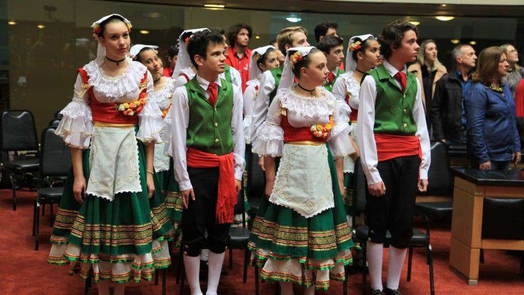 Sessão solene reconhece entidades que preservam a cultura italiana em Nova Veneza