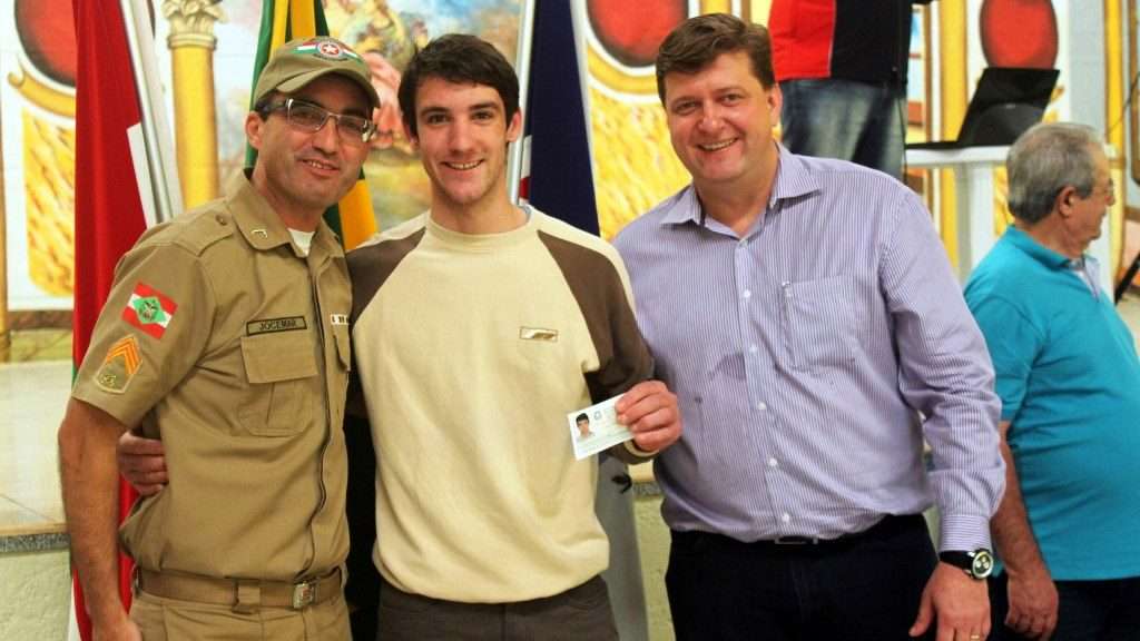 Jovens de Nova Veneza recebem dispensa militar