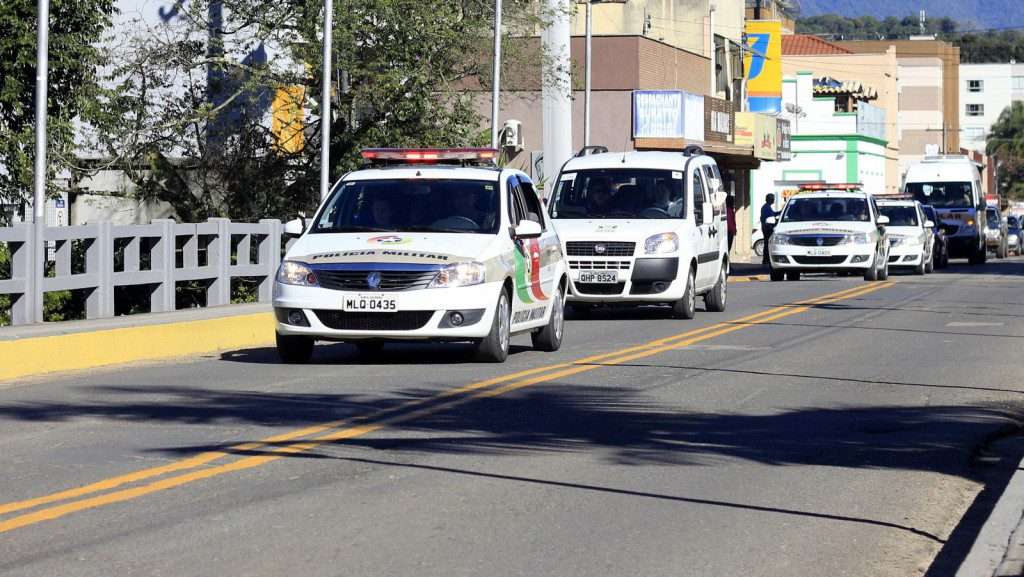 Apae promove reflexão nas ruas de Nova Veneza com apoio da Polícia Militar e Corpo de Bombeiros