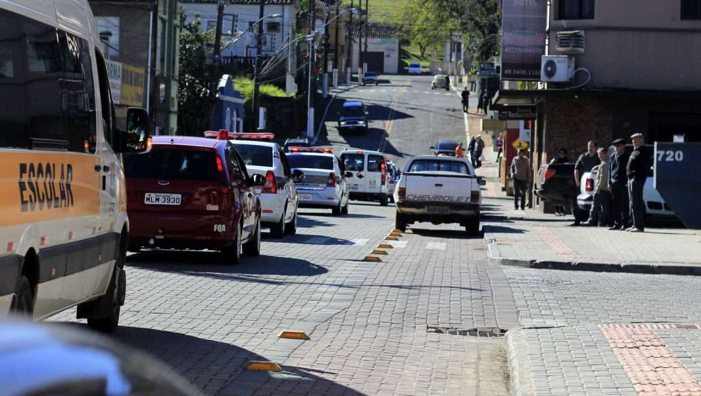 Apae promove reflexão nas ruas de Nova Veneza com apoio da Polícia Militar e Corpo de Bombeiros