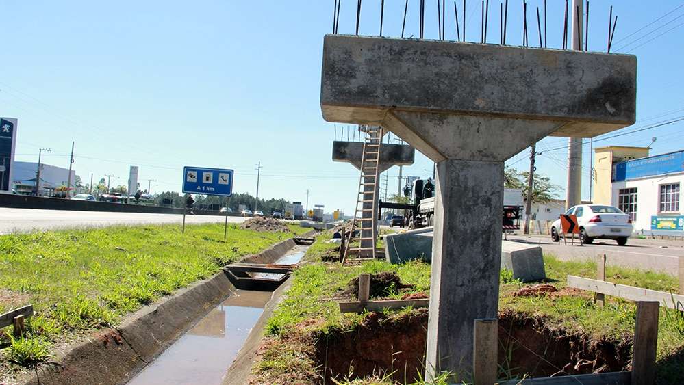 BR-101 será interrompida para a detonação de rochas, nesta quarta, 24 11 BR-101 será interrompida para a detonação de rochas, nesta quarta, 24