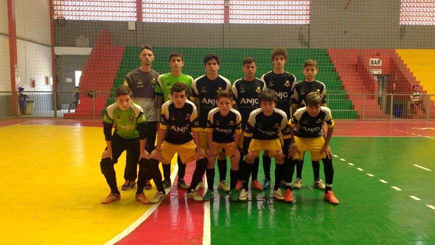 Equilíbrio nos jogos da primeira chave na disputa do Campeonato Regional Anjos do Futsal/Unesc 1 Equilíbrio nos jogos da primeira chave na disputa do Campeonato Regional Anjos do Futsal/Unesc