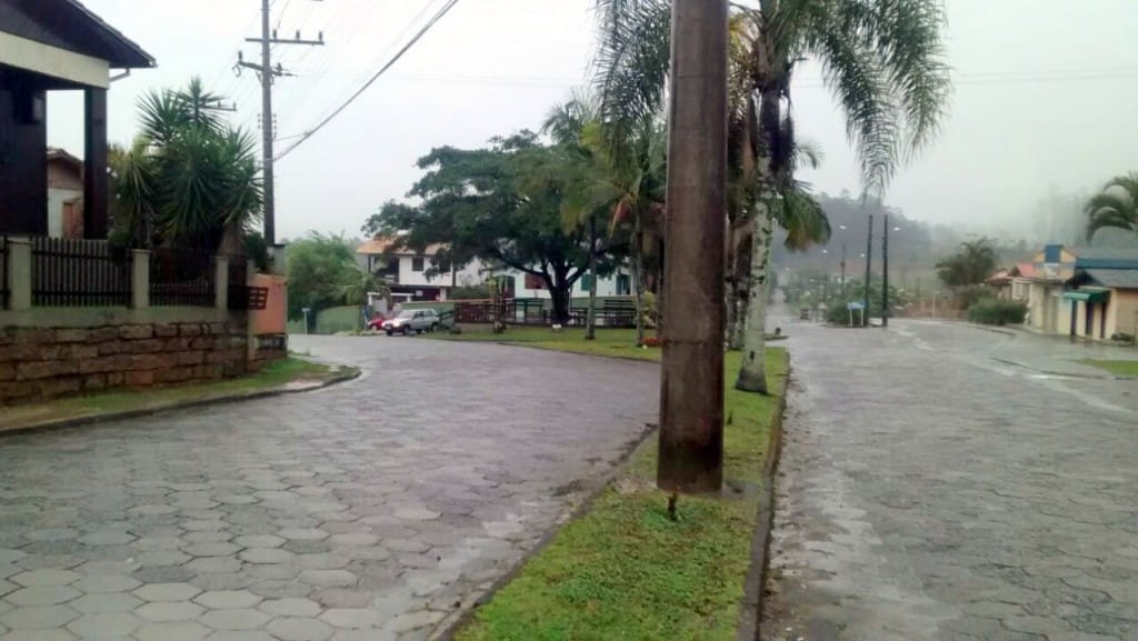 Condutor sem CNH sofre acidente no Caravaggio 3 Condutor sem CNH sofre acidente no Caravaggio