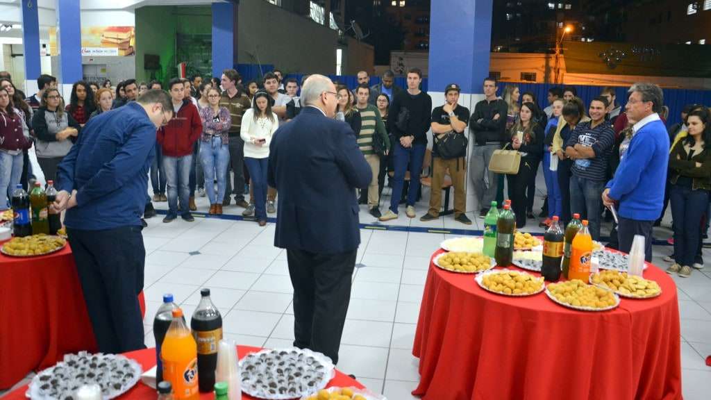 Professores da Esucri lançam três livros