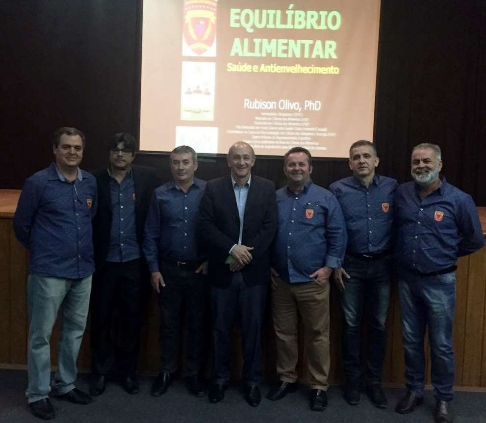 Madre Teresa de Calcutá, uma mulher que Eu sempre admirei, agora é oficialmente santa. Amém! 5 Confrades da Pan e Vin com o palestrante Rubison Olivo