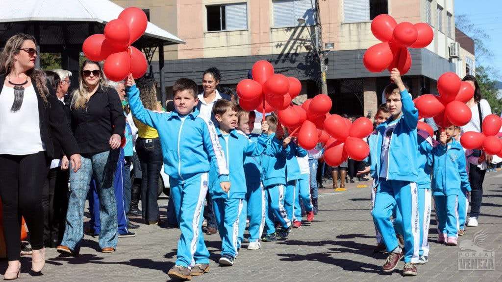 Nova Veneza comemora Dia da Independência com grande desfile
