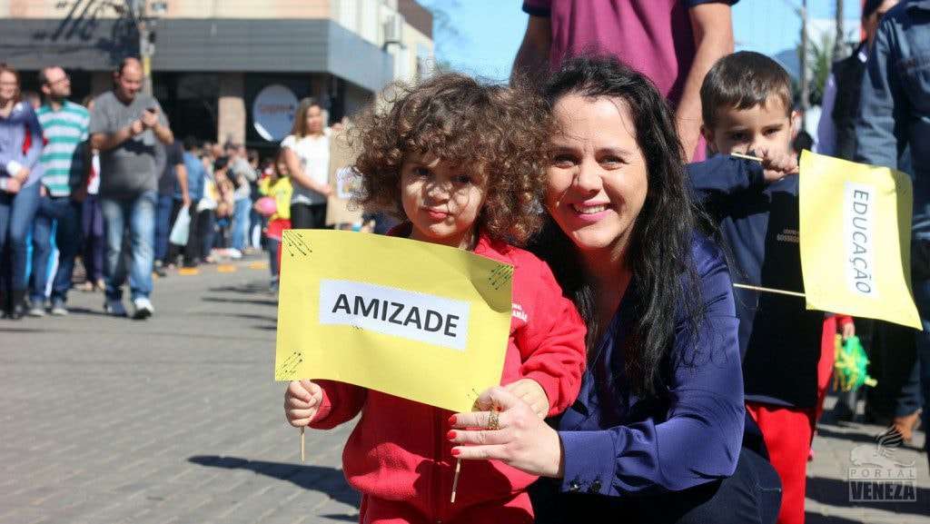 Nova Veneza comemora Dia da Independência com grande desfile