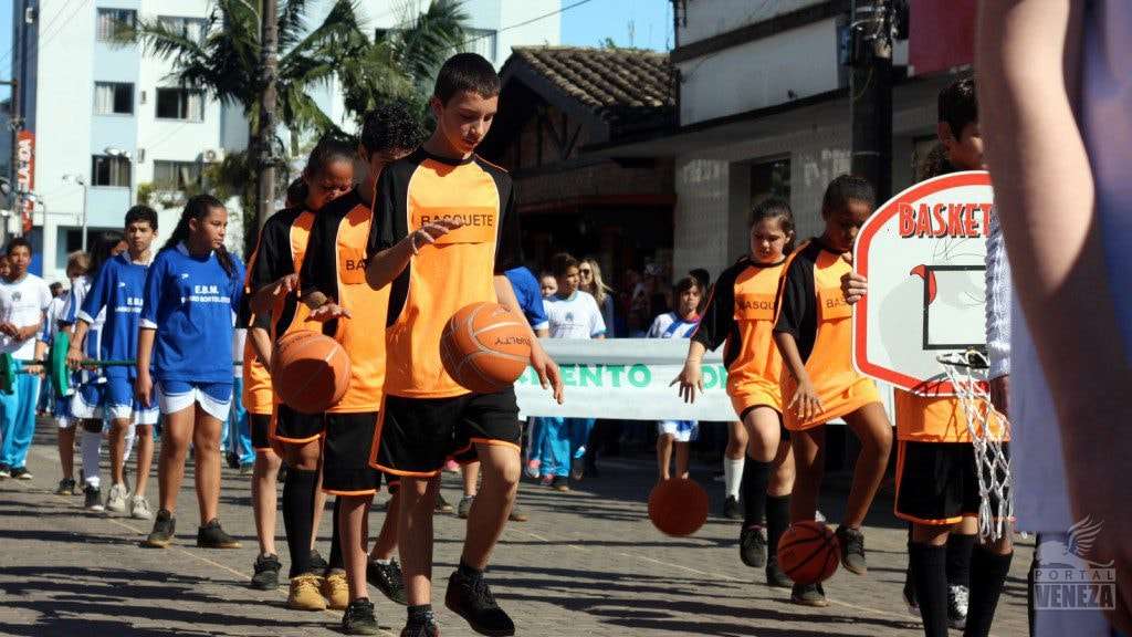 Nova Veneza comemora Dia da Independência com grande desfile
