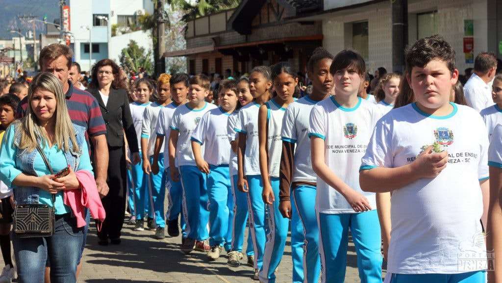 Nova Veneza comemora Dia da Independência com grande desfile