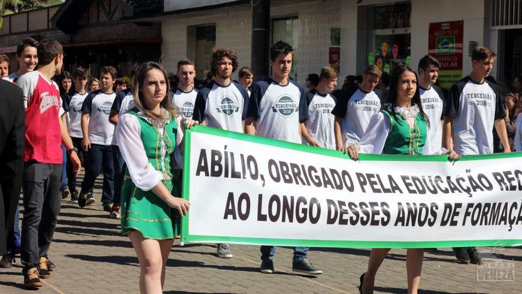 Nova Veneza comemora Dia da Independência com grande desfile