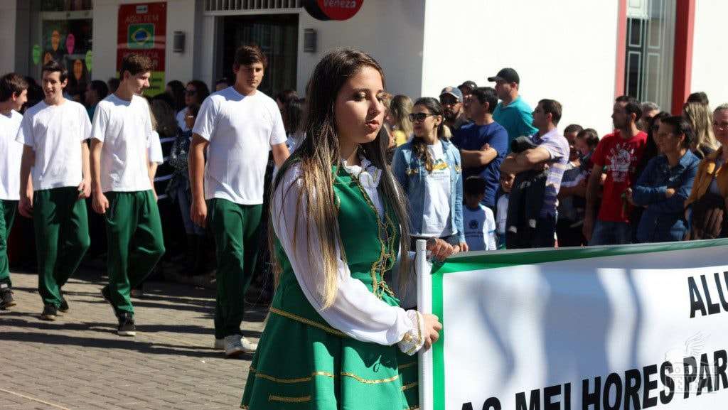 Nova Veneza comemora Dia da Independência com grande desfile