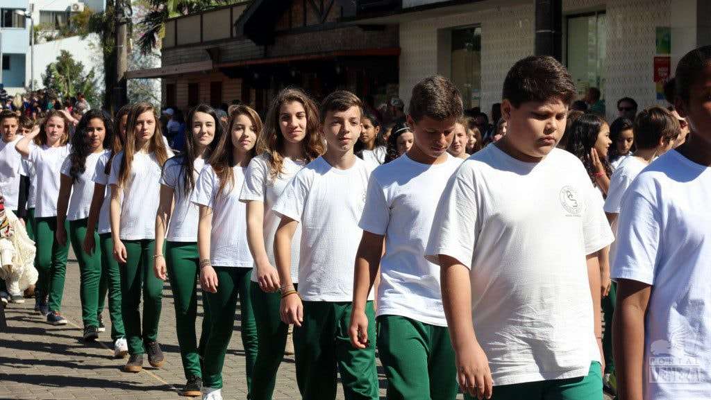 Nova Veneza comemora Dia da Independência com grande desfile