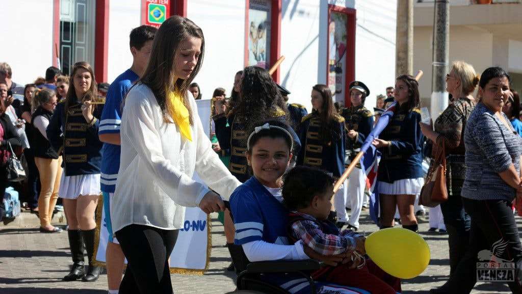 Nova Veneza comemora Dia da Independência com grande desfile