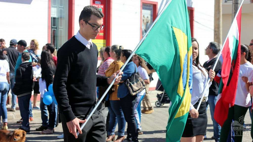 Nova Veneza comemora Dia da Independência com grande desfile