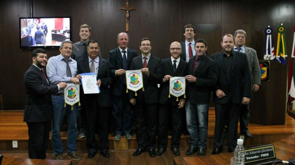 Noite de homenagem à Caixa Econômica Federal 1 Noite de homenagem à Caixa Econômica Federal