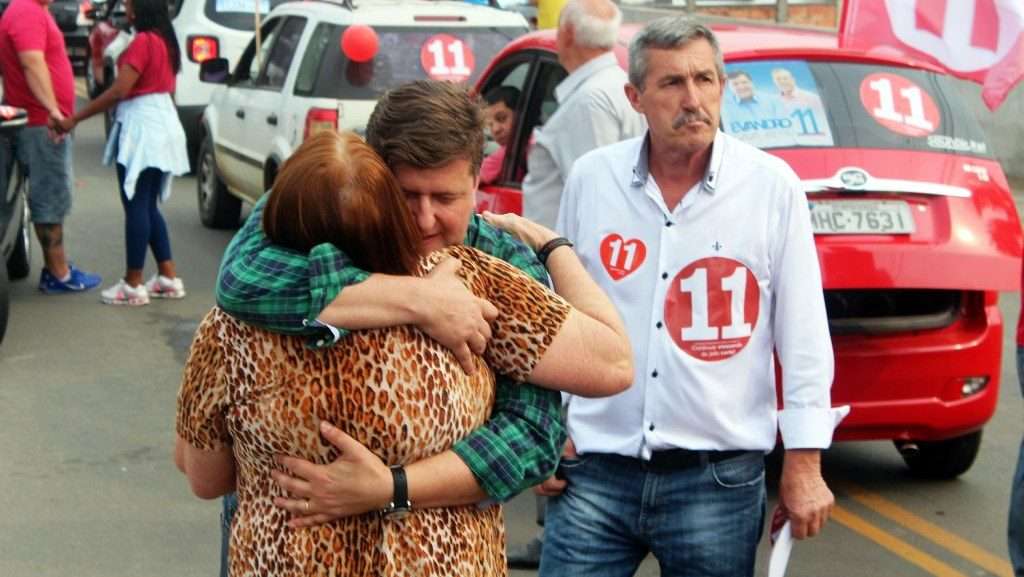 Evandro e Betão reúnem mais de 2 mil pessoas