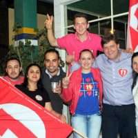 Jovens reúnem apoiadores de Evandro e Betão