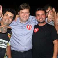 Jovens reúnem apoiadores de Evandro e Betão