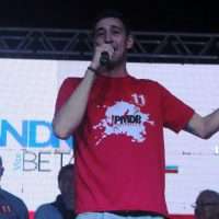 Evandro e Betão lotam Centro de Nova Veneza em comício final