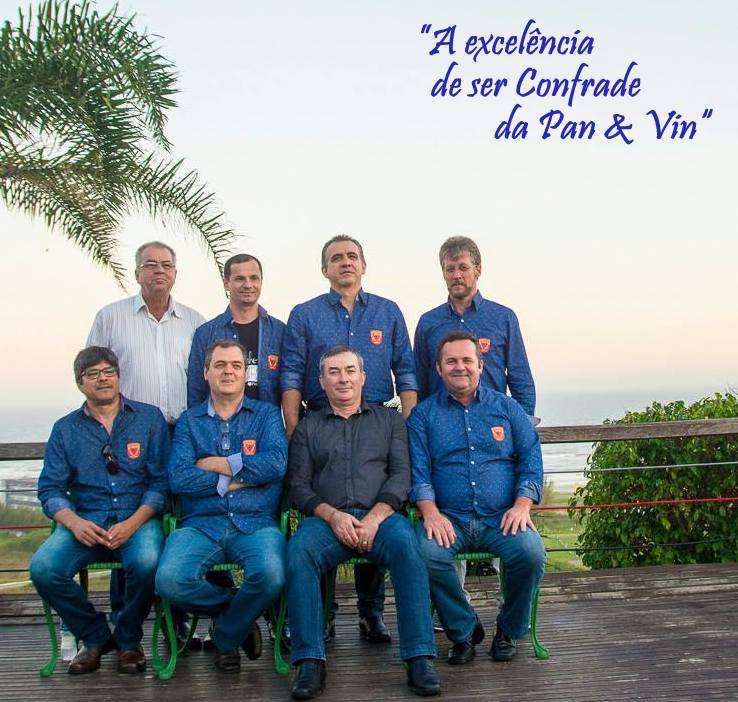Um público de alto nível participou da palestra do Doutor Rubison Olivo PhD 8 lvi-reuniao-foto-todos-confrades-externa